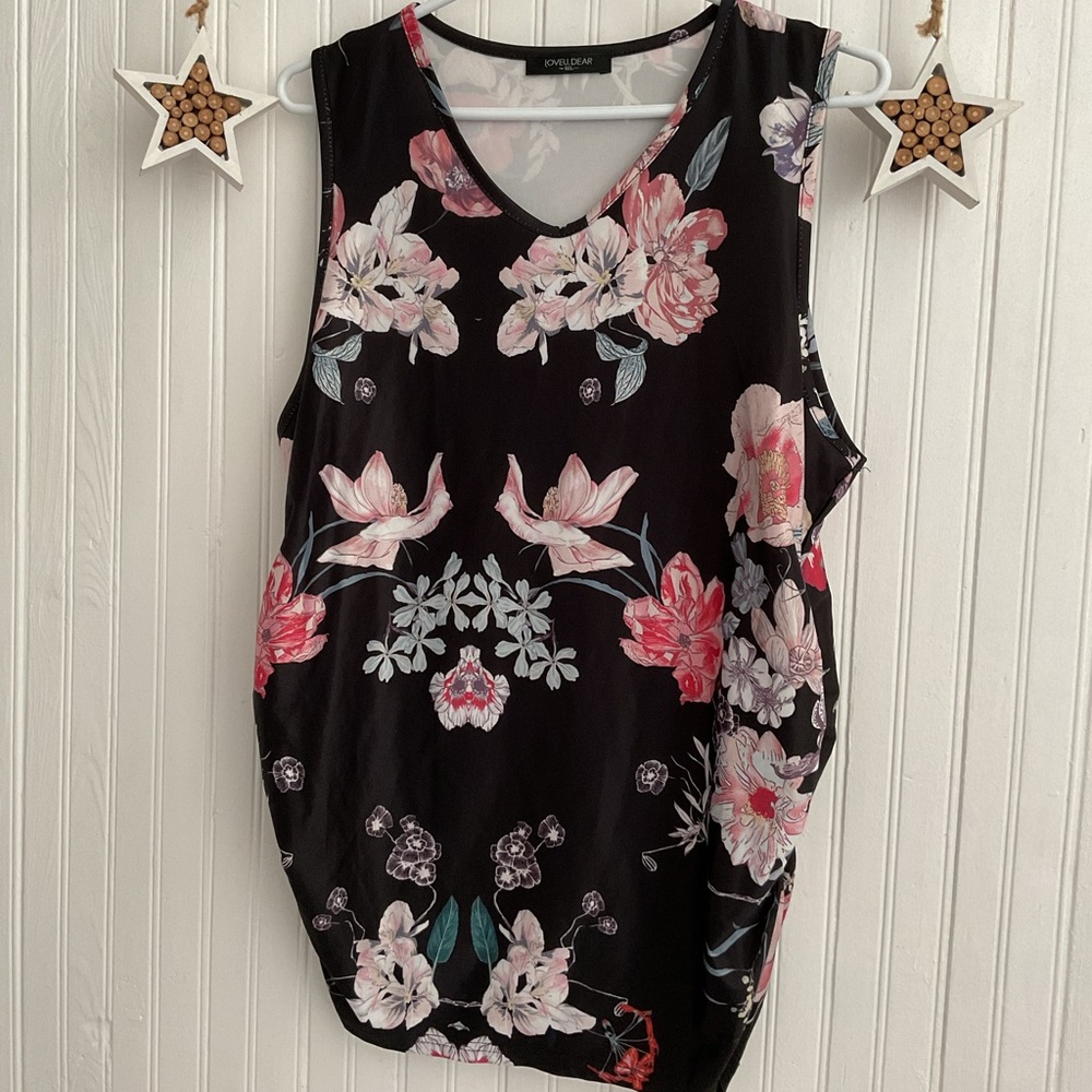 🐿️Black Floral Tank Top by Ava & Viv